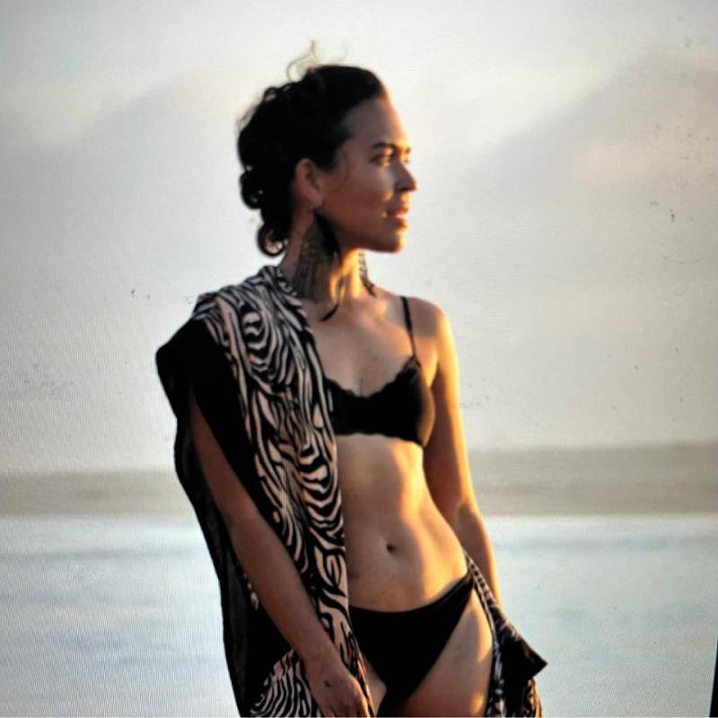 Simone Frank – Yoga, secret sunrise